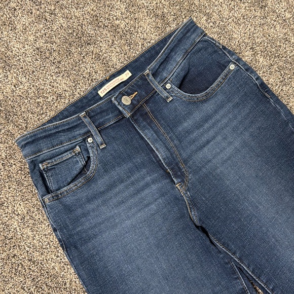 Levi’s 725 Highrise Bootcut, 29/31” - Picture 2 of 9